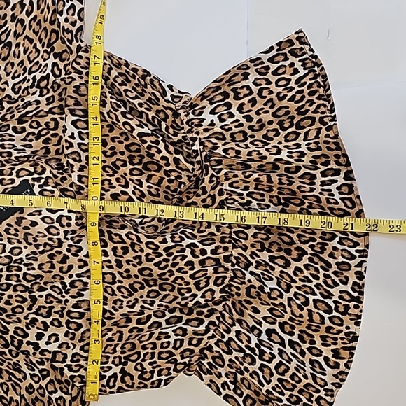 White & Black  Blouse leopard print 3/4 Sleeves Lightweight sheer  NWT - Picture 9 of 9